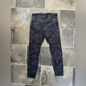 Lululemon cropped black camo leggings